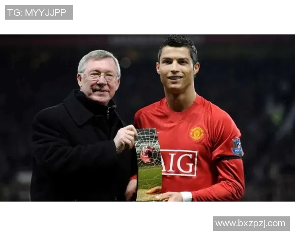 马丁内斯称赞努诺门德斯是当今足球界的无可替代之星 马丁内斯称赞努诺门德斯是当今足球界的无可替代之星