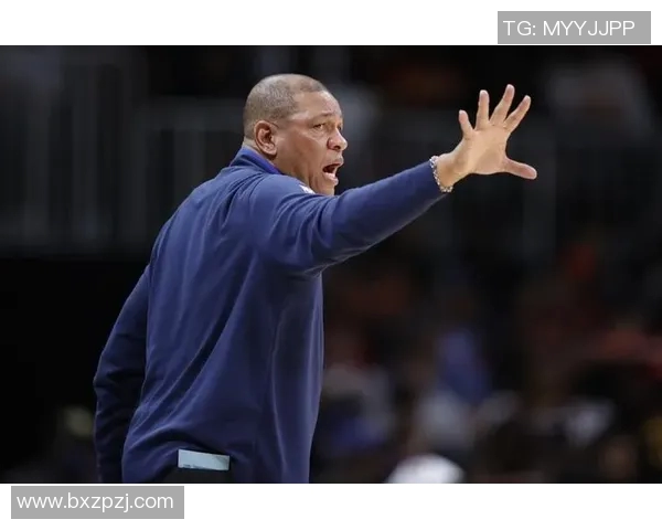 篮网主帅费尔南德斯因病缺席对雄鹿比赛球队面临挑战