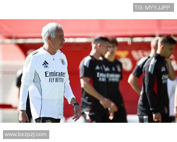 尤文等豪门瞄准本菲卡17岁后卫福尔莫索穆帅称其为新一代小麦