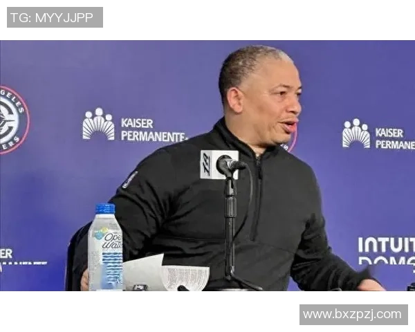 泰伦卢称赞首发球员首节表现出色展现良好比赛风格