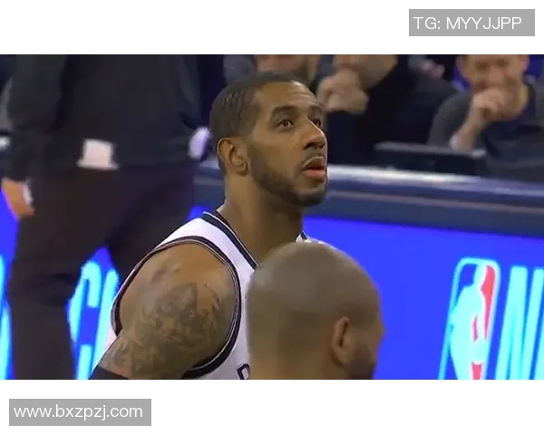 格莱姆斯表现起伏却助攻如潮第三节独得9分助球队追分 格莱姆斯表现起伏却助攻如潮第三节独得9分助球队追分